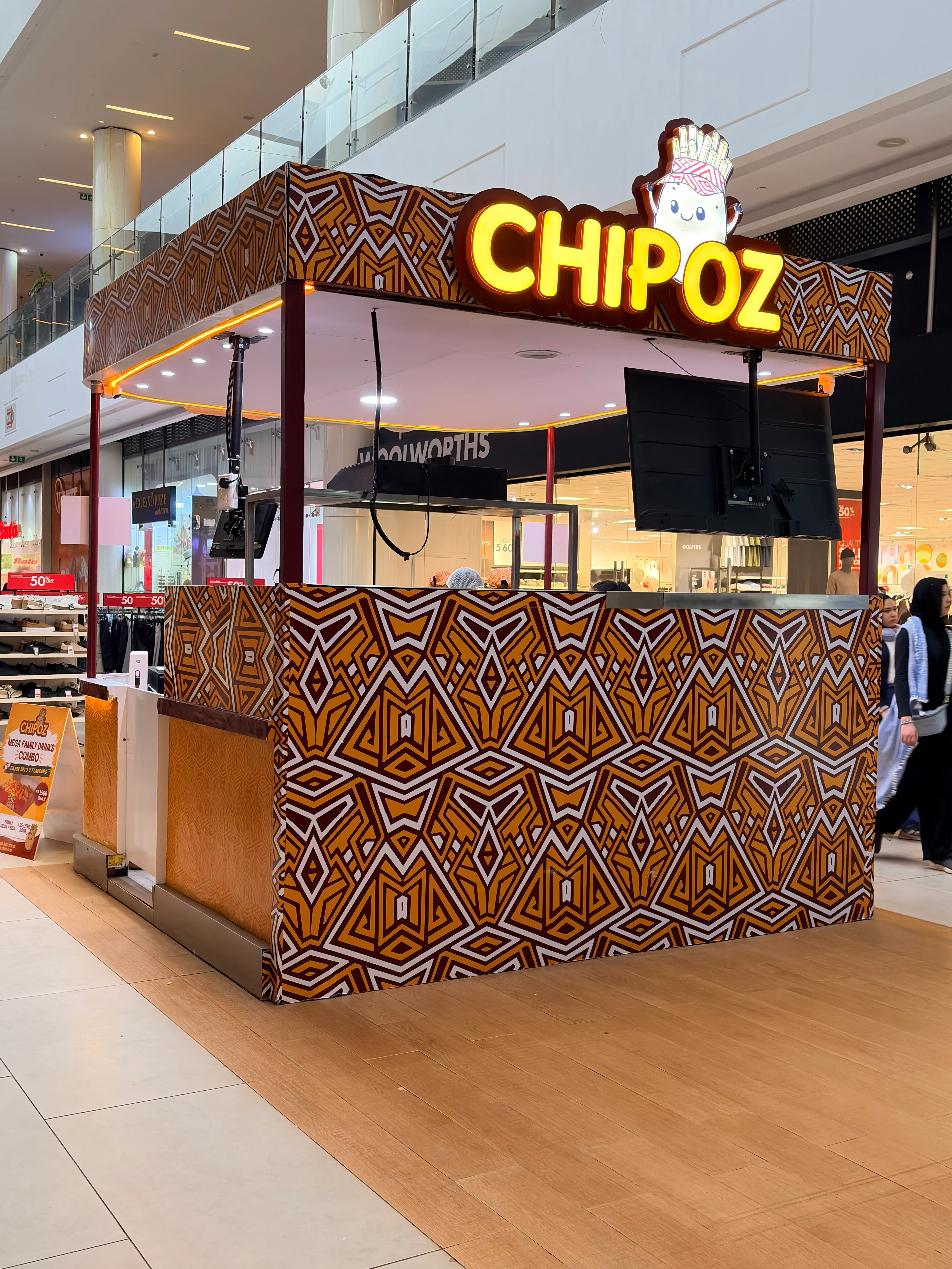 Chipoz (Two Rivers Mall) — Full Outlet Branding & Counter Displays
