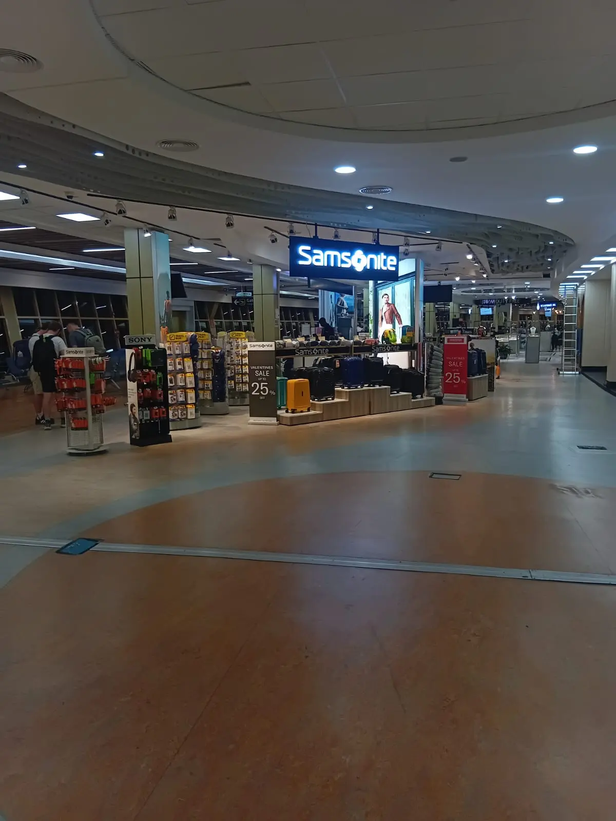 Samsonite (JKIA) — Retail Window Display